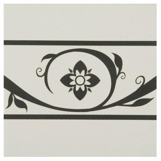 Saxon Border 151 x 151