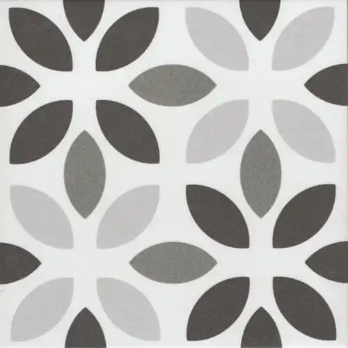 La Madeleine Lyla Noir 200 x 200