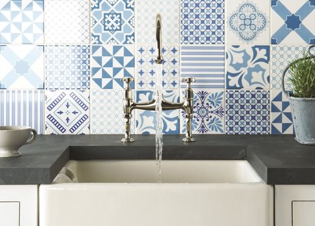 Floral Trellis Blue (Sky Blue on Brilliant White) , 152 x 152 x 7